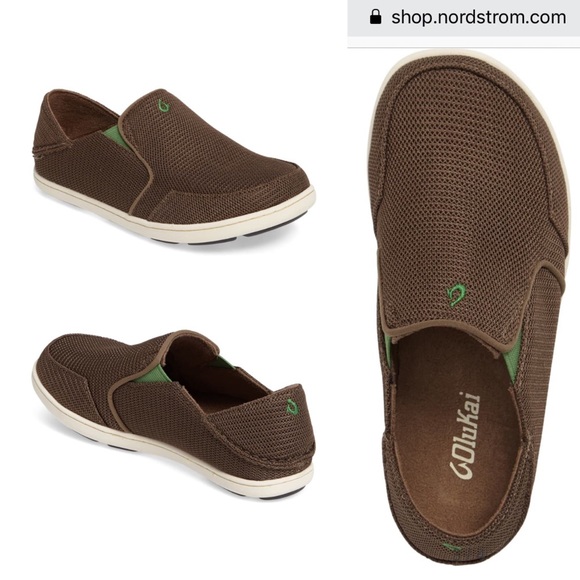 olukai beach shoes